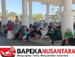 Ratusan Tenaga Kesehatan Honorer Gelar Aksi Protes Depan Kantor DPRD Menuntut Kenaikan Gaji Yang Lebih Layak