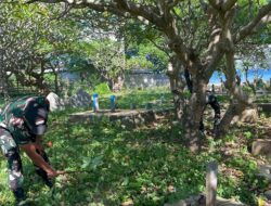 Prajurit Denma Dibawah Komando Danden Brigif TP 31/PS Gotong Royong Bersihkan Pemakaman Umum Calabai