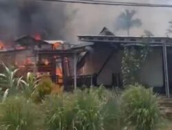 Video Kebakaran Sebuah Rumah Di Jambi Beredar Luas. Partisipasi Warga KA di Sorotan
